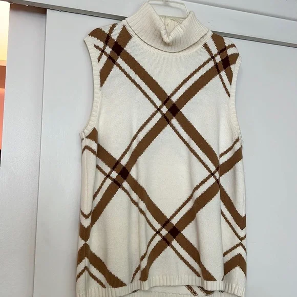 Liz Claiborne Tops Liz Claiborne Sleeveless Turtleneck Sweater